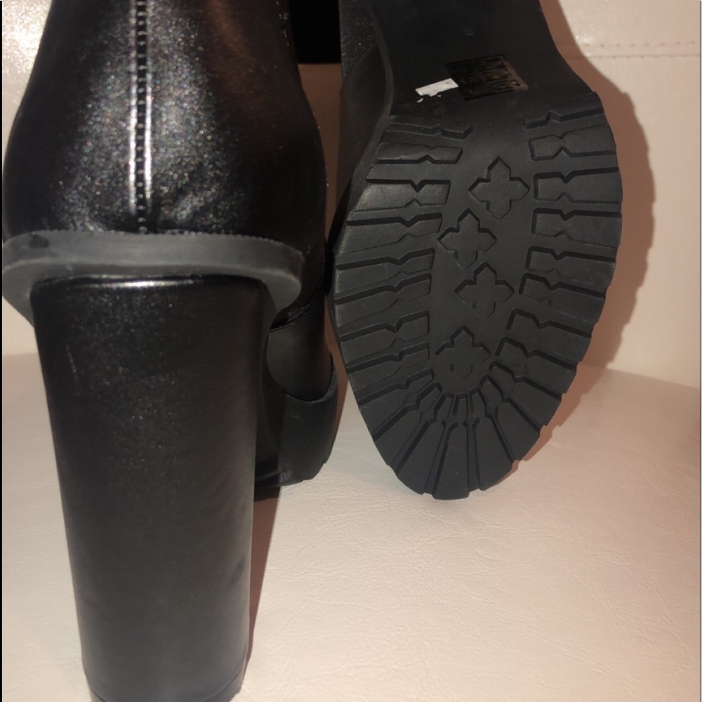 Go To Ankle Boot - Picture 5 of 7